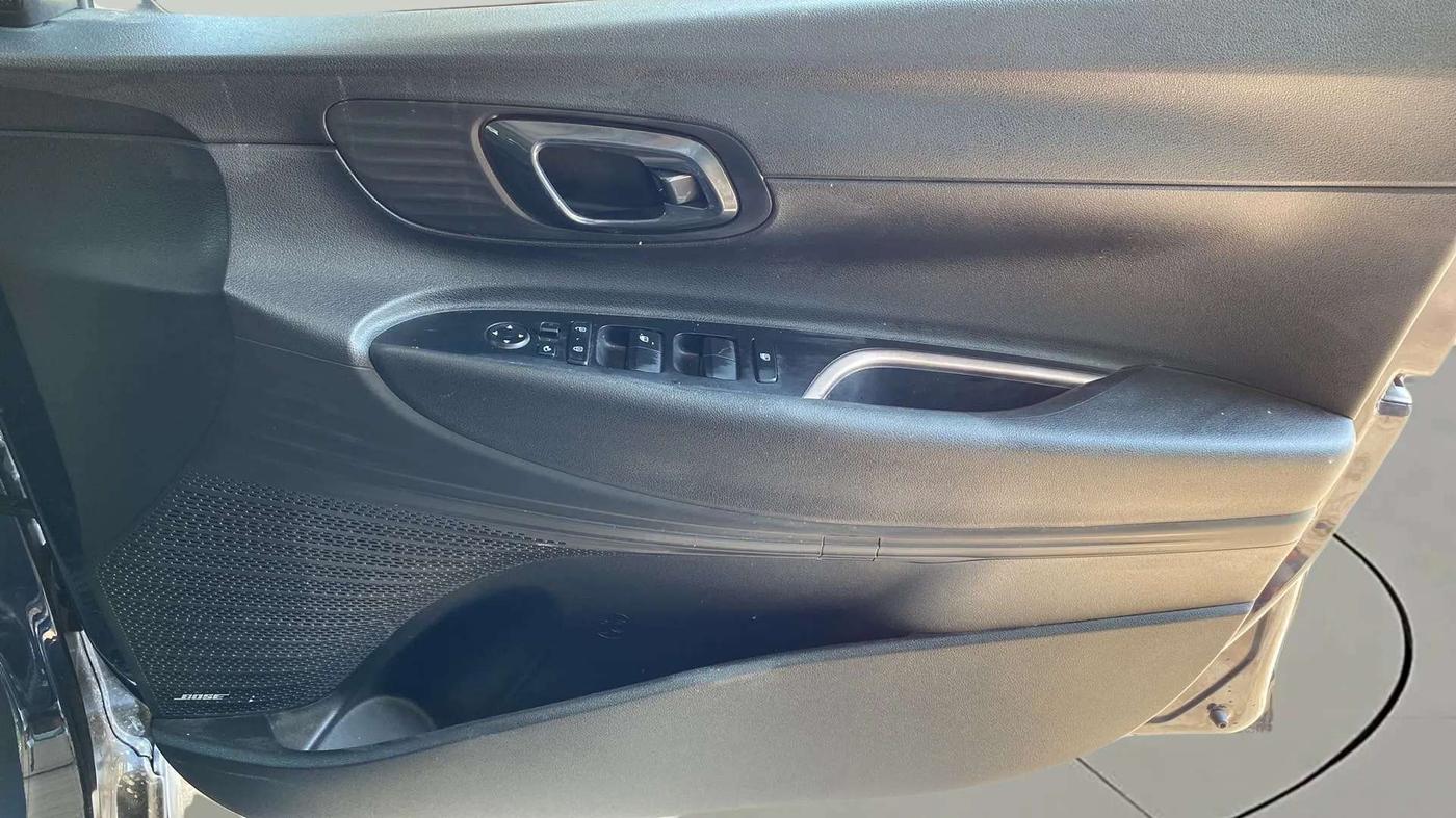 2022 Hyundai NEW I20 ASTA (O) 1.2 MT, Petrol, Manual, 11,706 km, Driver Side Door Panels Control
