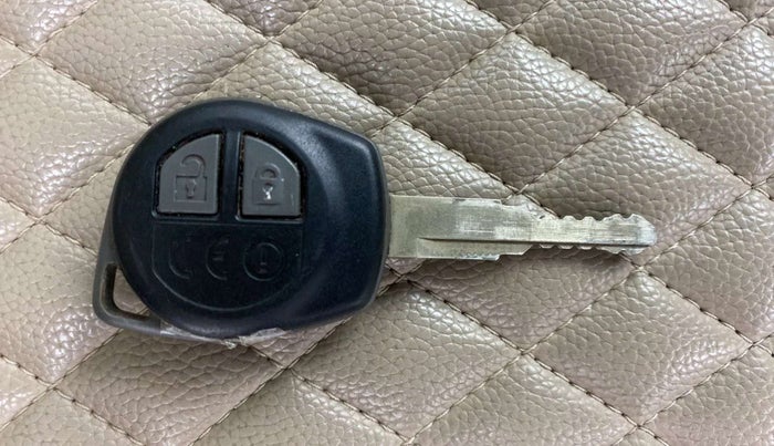 2017 Maruti Dzire VXI, Petrol, Manual, 54,115 km, Key Close Up