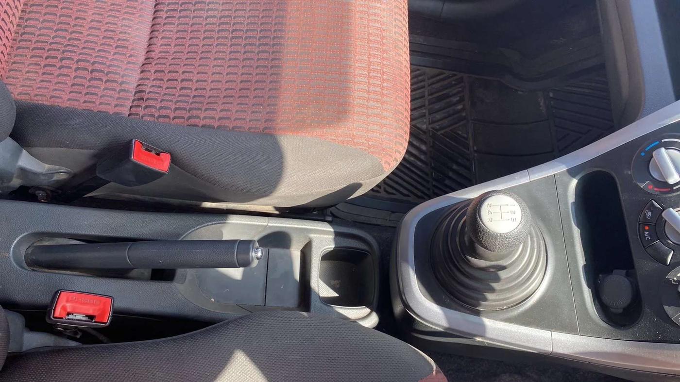 2013 Maruti Ritz VXI, Petrol, Manual, 51,903 km, Gear Lever