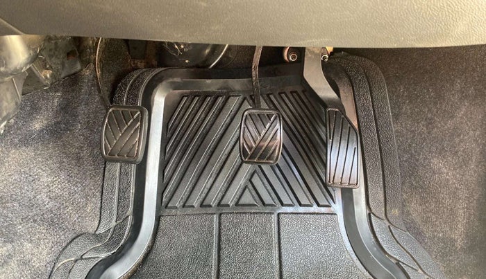 2013 Maruti Ritz VXI, Petrol, Manual, 51,903 km, Pedals