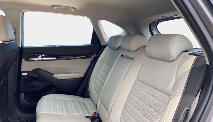 2019 KIA SELTOS GTX PLUS AT 1.5 DIESEL, Diesel, Automatic, 87,655 km, Right Side Rear Door Cabin