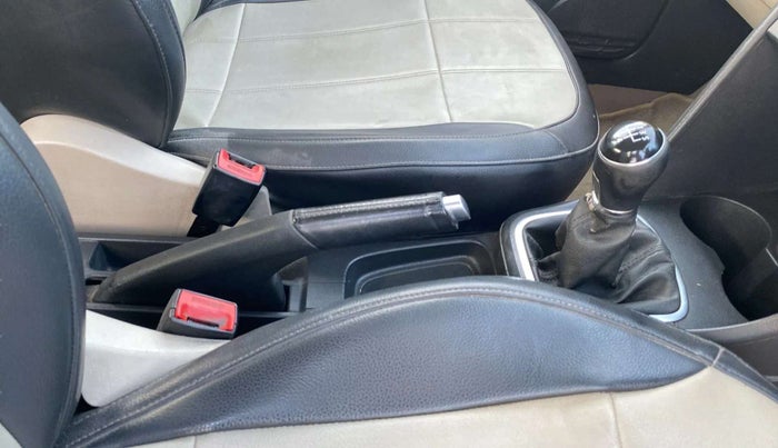 2014 Volkswagen Polo HIGHLINE1.2L, Petrol, Manual, 56,159 km, Gear Lever