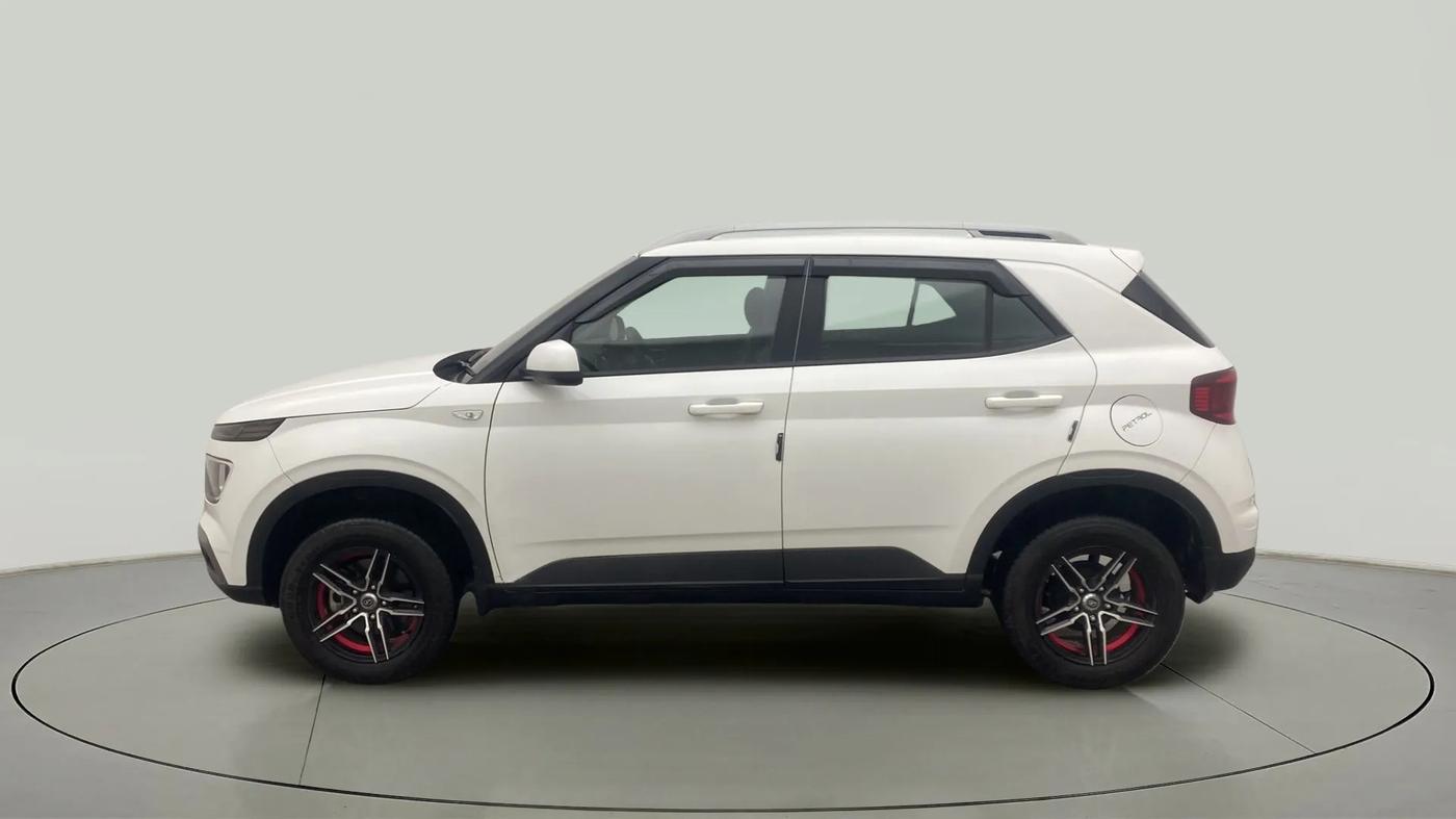 2022 Hyundai VENUE S 1.2, Petrol, Manual, 16,431 km, Left Side