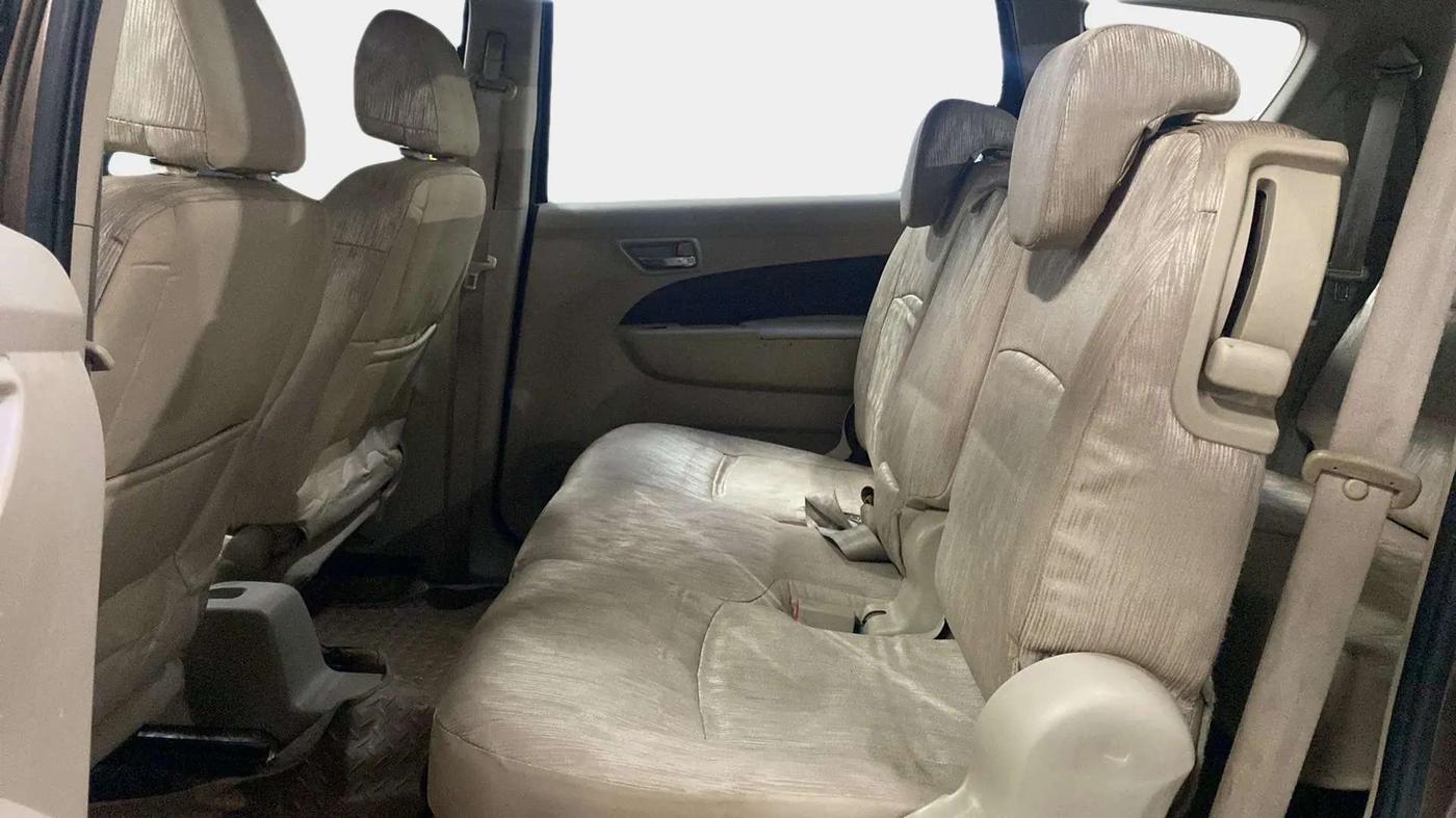 2012 Maruti Ertiga ZXI, CNG, Manual, 84,633 km, Right Side Rear Door Cabin