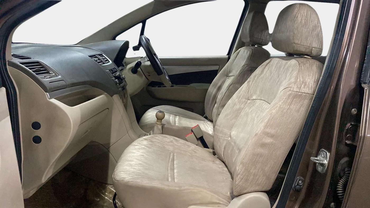 2012 Maruti Ertiga ZXI, CNG, Manual, 84,633 km, Right Side Front Door Cabin