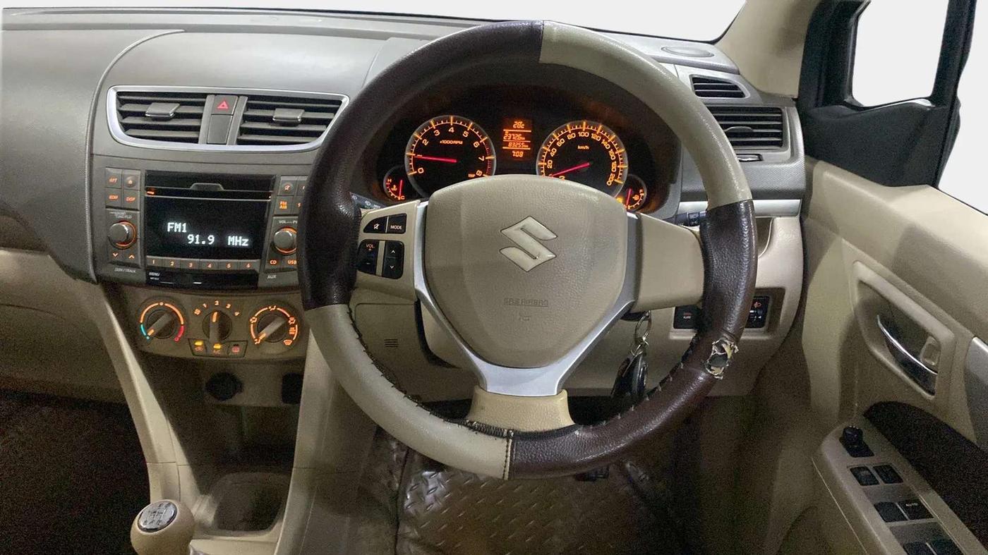 2012 Maruti Ertiga ZXI, CNG, Manual, 84,633 km, Steering Wheel Close Up