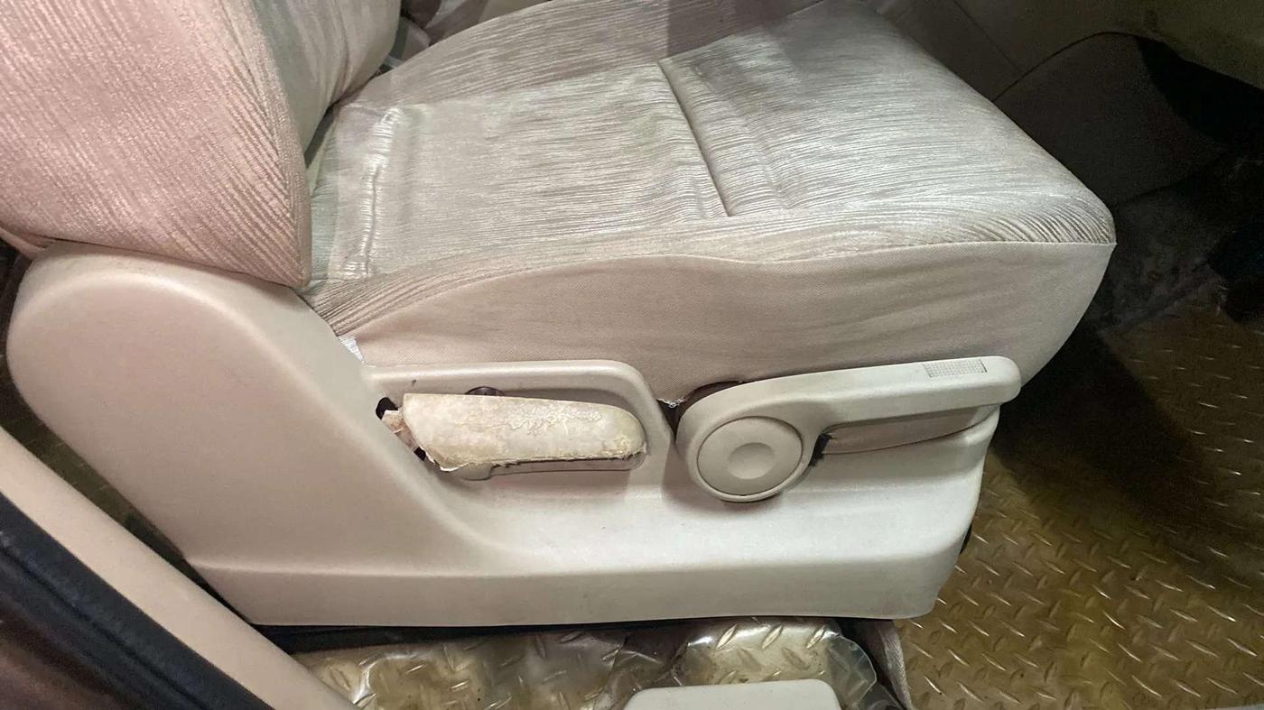 2012 Maruti Ertiga ZXI, CNG, Manual, 84,633 km, Driver Side Adjustment Panel