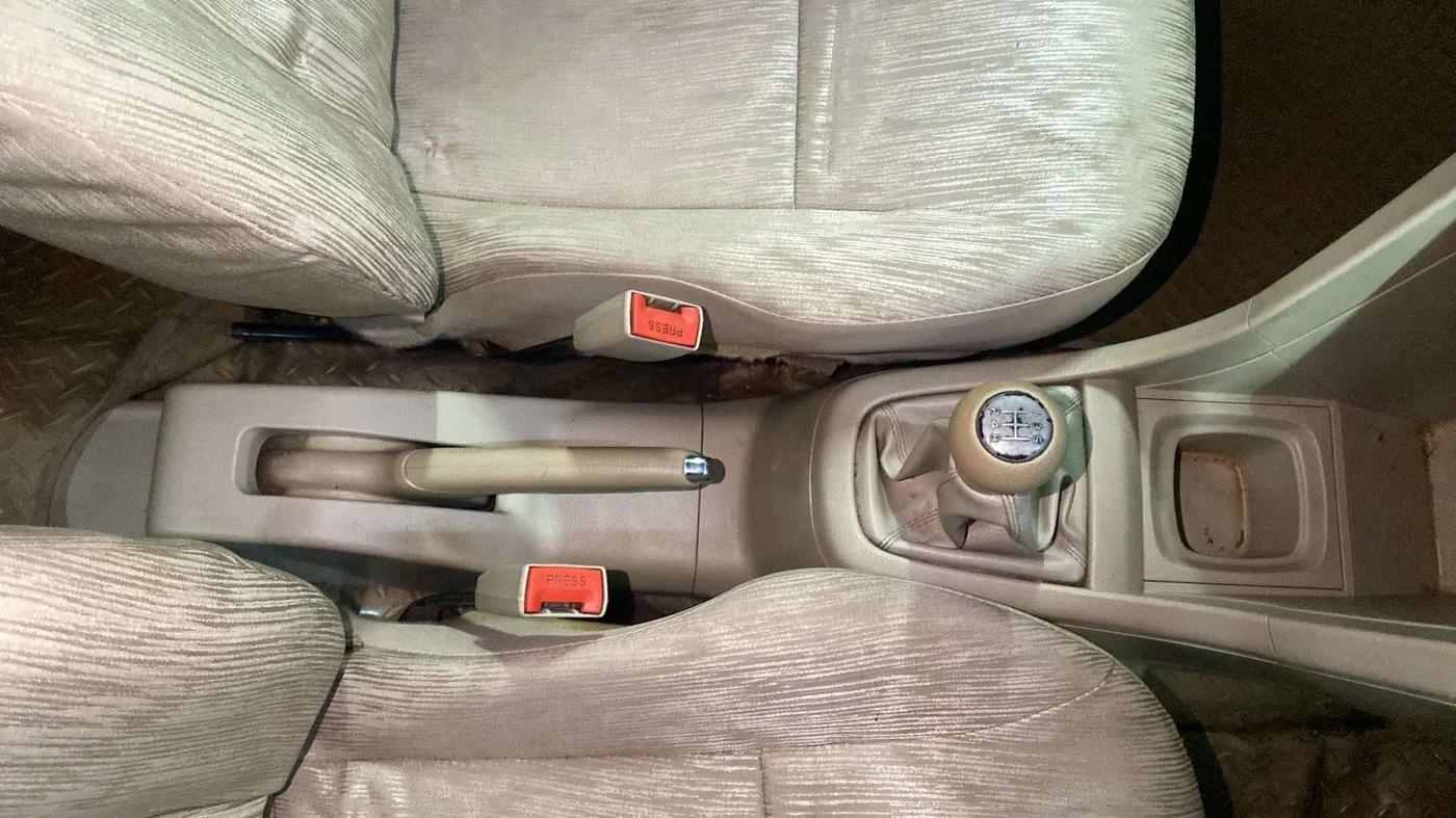 2012 Maruti Ertiga ZXI, CNG, Manual, 84,633 km, Gear Lever