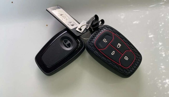 2022 Tata NEXON XZ PLUS DIESEL, Diesel, Manual, 35,961 km, Key Close Up