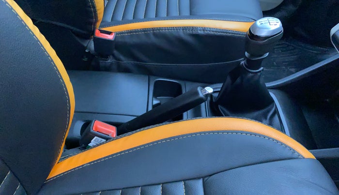 2019 Renault TRIBER RXZ, Petrol, Manual, 70,142 km, Gear Lever