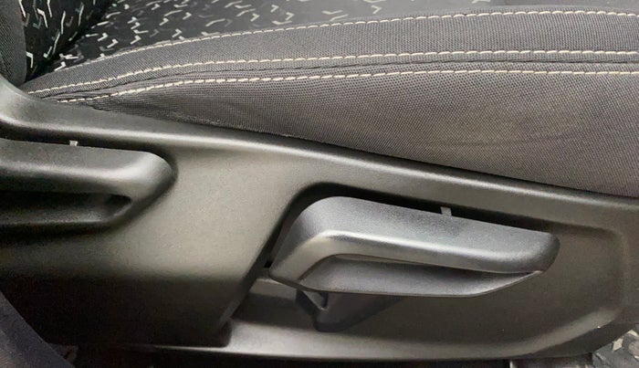 2021 Tata Tiago XZ PLUS PETROL, Petrol, Manual, 39,970 km, Driver Side Adjustment Panel