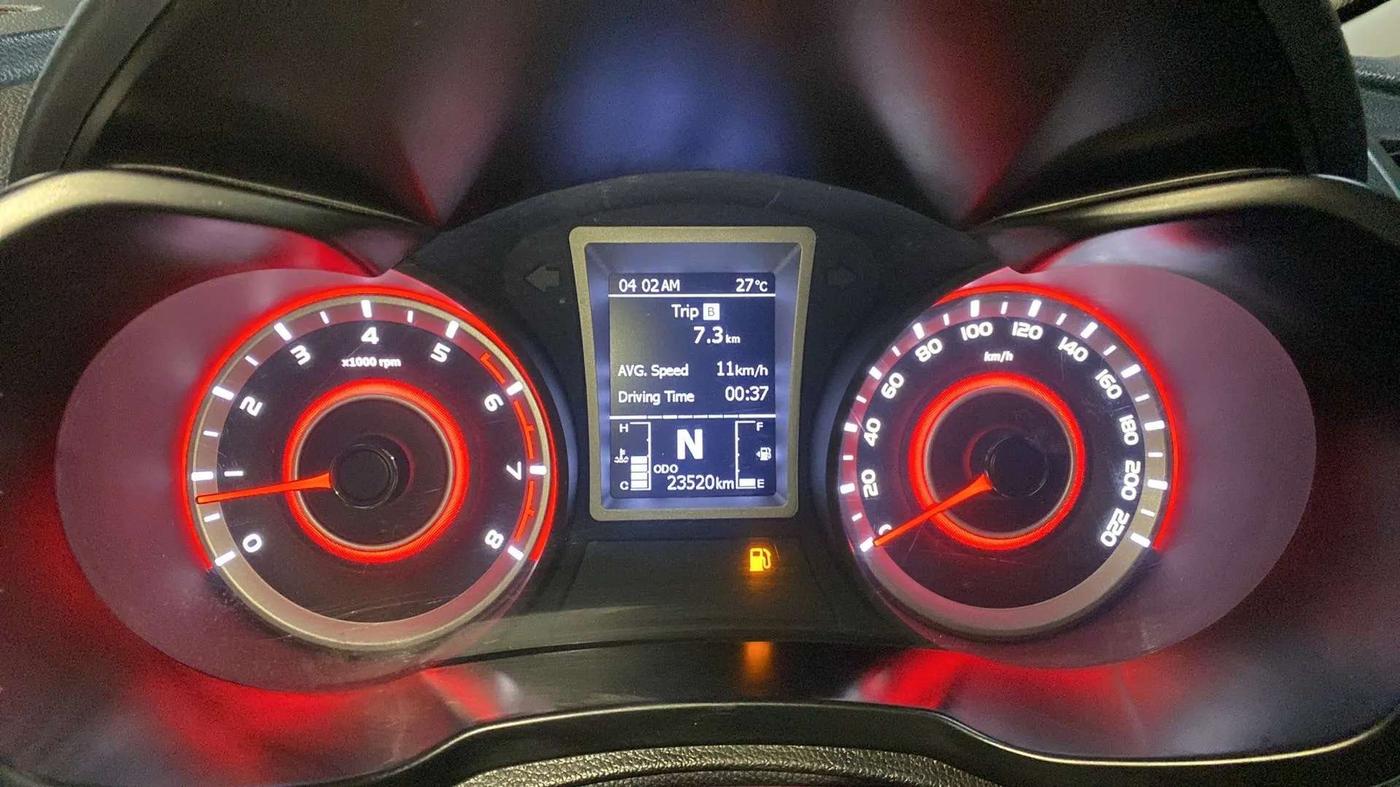 2021 Mahindra XUV300 W8 (O) 1.2 PETROL AMT DUAL TONE, Petrol, Automatic, 23,579 km, Odometer Image