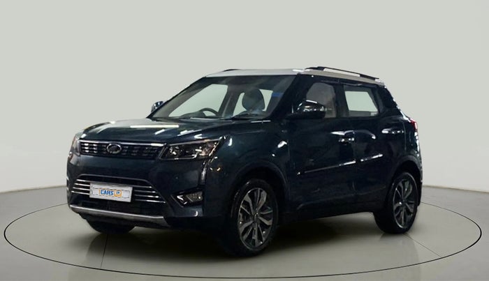 2021 Mahindra XUV300 W8 (O) 1.2 PETROL AMT DUAL TONE, Petrol, Automatic, 23,546 km, Left Front Diagonal