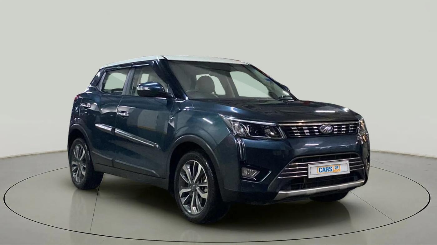 2021 Mahindra XUV300 W8 (O) 1.2 PETROL AMT DUAL TONE, Petrol, Automatic, 23,579 km, SRP