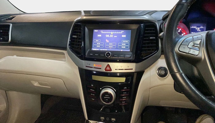 2021 Mahindra XUV300 W8 (O) 1.2 PETROL AMT DUAL TONE, Petrol, Automatic, 23,546 km, Air Conditioner