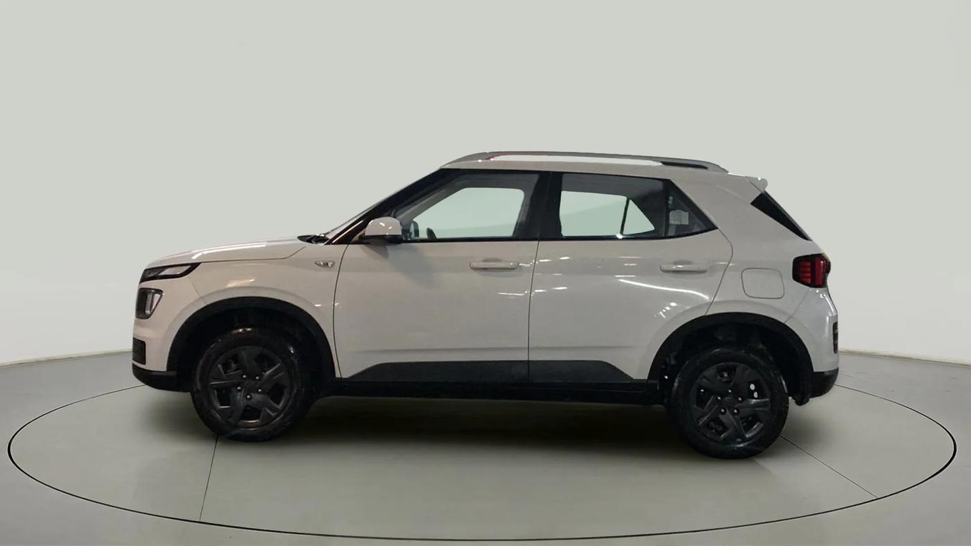 2023 Hyundai VENUE S 1.2, Petrol, Manual, 33,826 km, Left Side