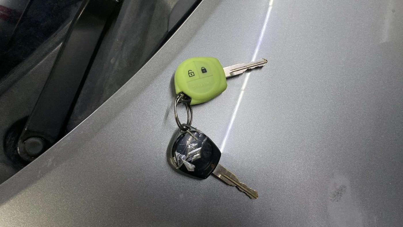 2012 Maruti Swift Dzire ZXI, Petrol, Manual, 55,902 km, Key Close Up
