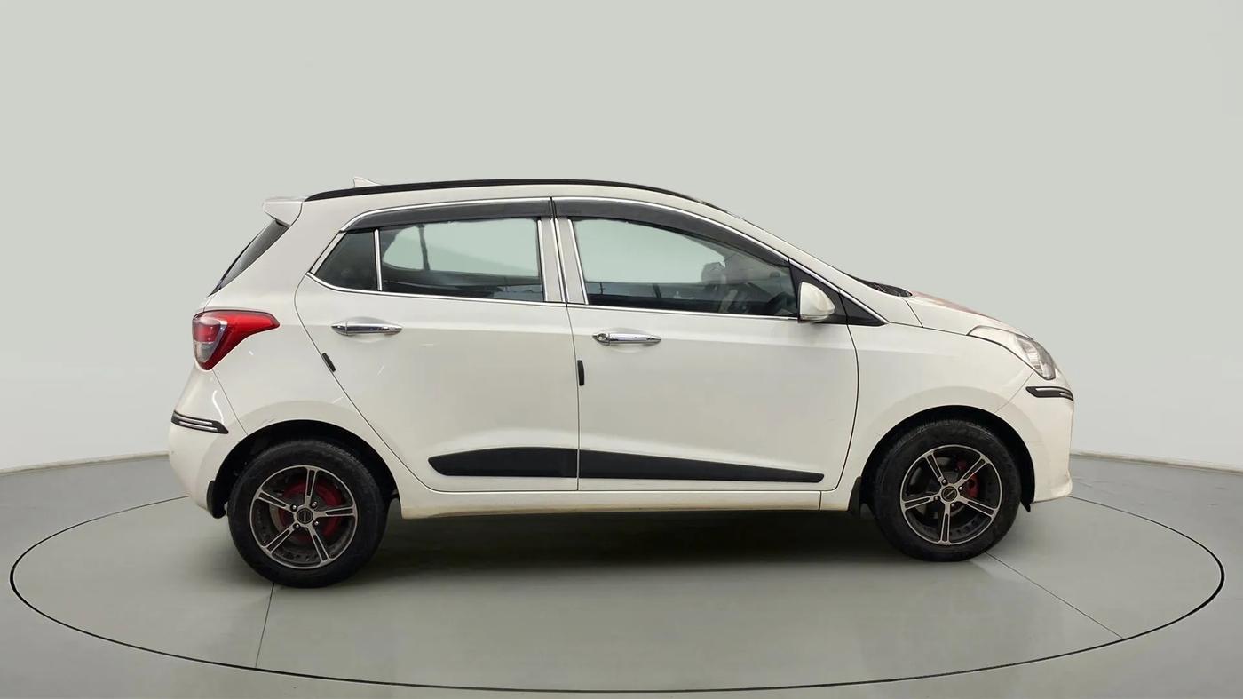 2020 Hyundai Grand i10 SPORTZ 1.2 KAPPA VTVT, Petrol, Manual, 22,837 km, Right Side View