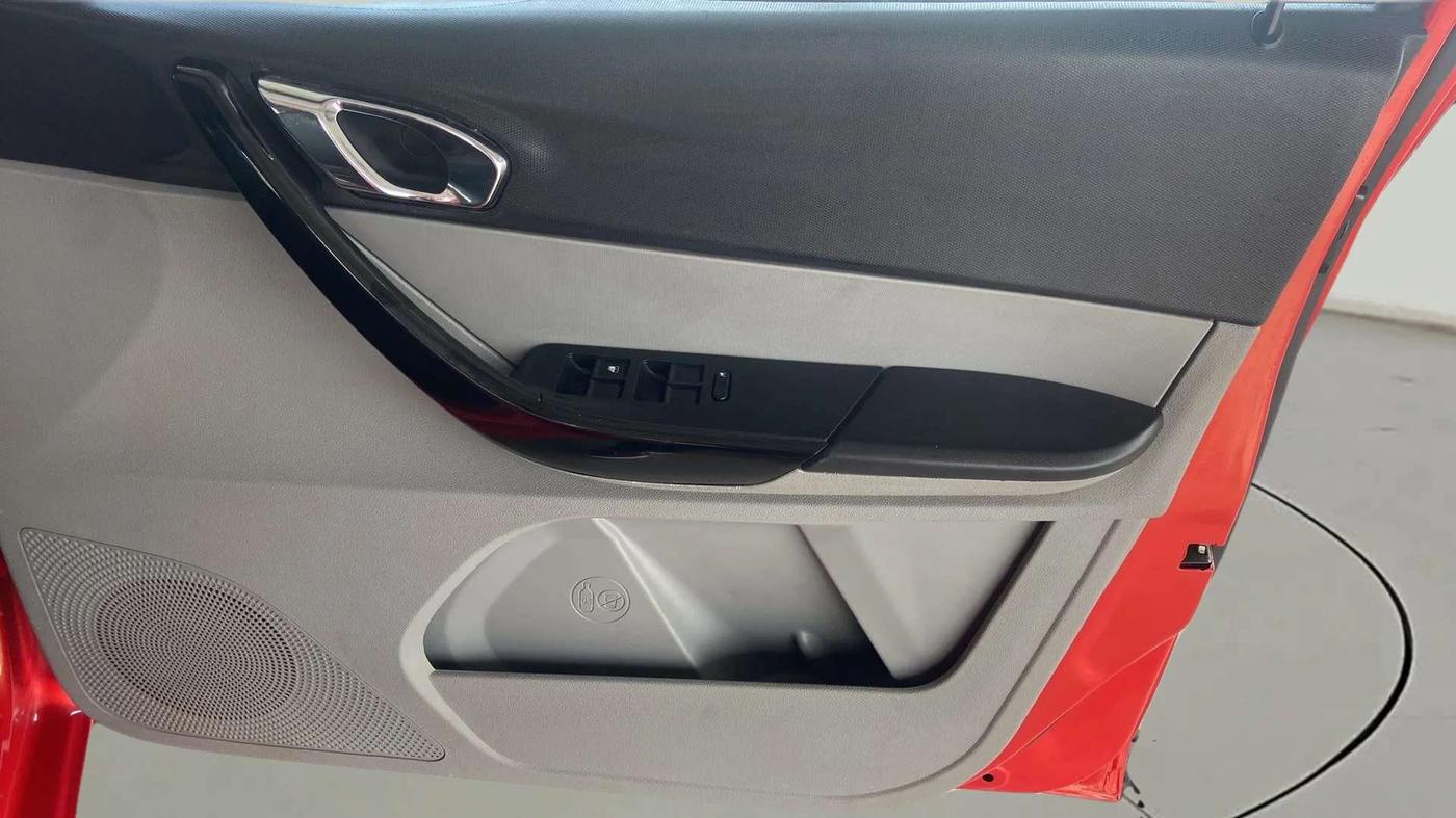 2020 Tata Tiago XZA PLUS PETROL, Petrol, Automatic, 32,769 km, Driver Side Door Panels Control