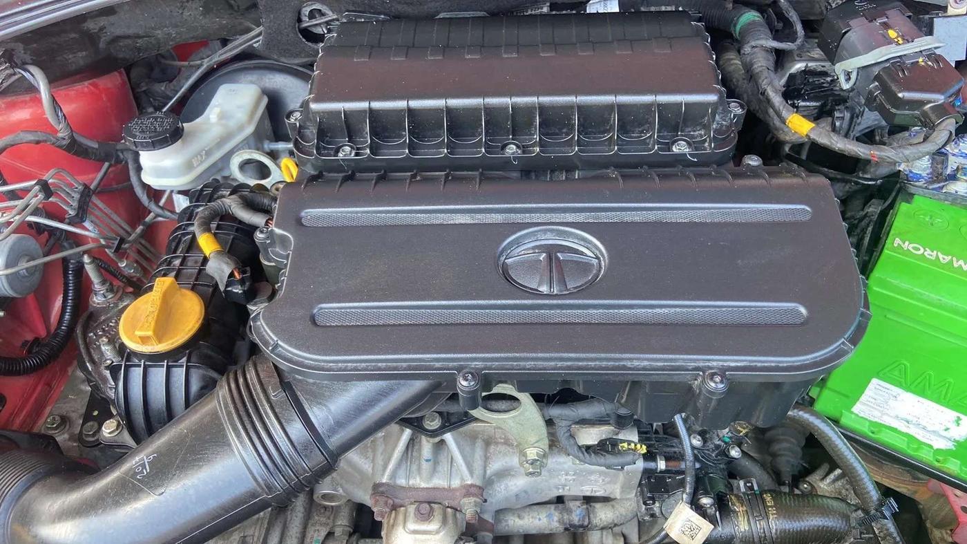 2020 Tata Tiago XZA PLUS PETROL, Petrol, Automatic, 32,769 km, Open Bonet