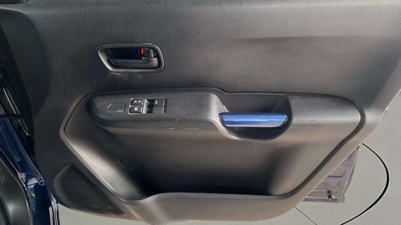 2023 Maruti IGNIS SIGMA 1.2, Petrol, Manual, 7,966 km, Driver Side Door Panels Control
