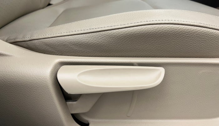 2017 Volkswagen Vento 1.2 TSI HIGHLINE PLUS AT, Petrol, Automatic, 43,250 km, Driver Side Adjustment Panel