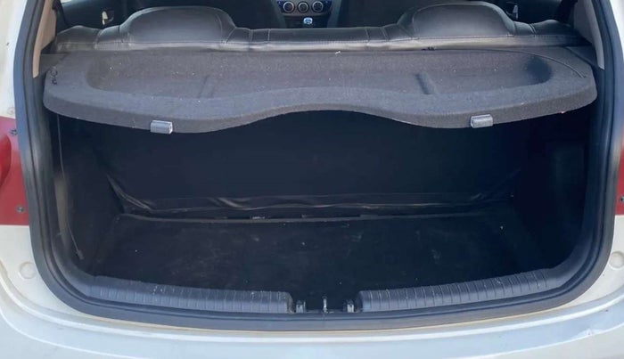 2015 Hyundai Grand i10 SPORTZ 1.2 KAPPA VTVT, Petrol, Manual, 1,12,070 km, Boot Inside