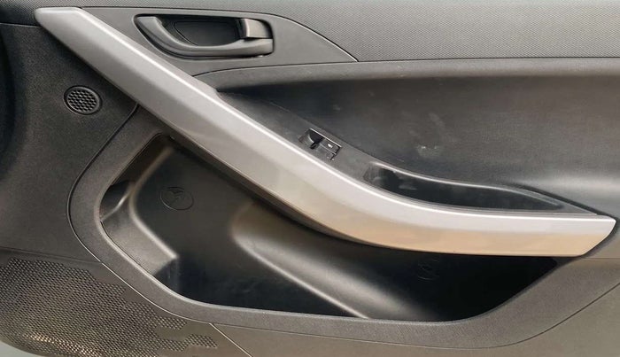 2022 Tata NEXON XE PETROL, Petrol, Manual, 27,032 km, Driver Side Door Panels Control
