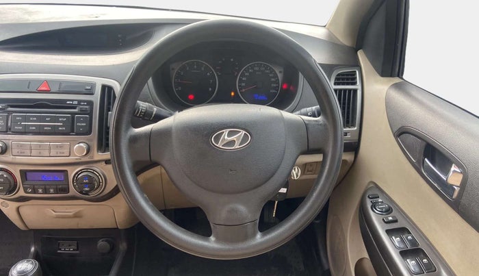 2013 Hyundai i20 MAGNA (O) 1.2, Petrol, Manual, 61,180 km, Steering Wheel Close Up