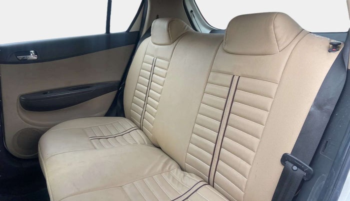 2013 Hyundai i20 MAGNA (O) 1.2, Petrol, Manual, 61,180 km, Right Side Rear Door Cabin