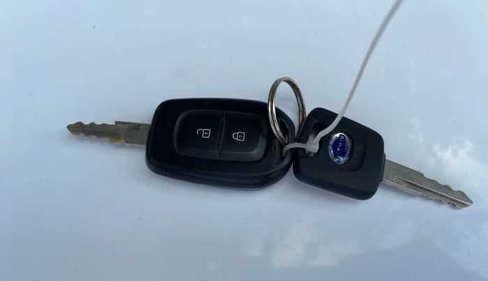 2017 Datsun Redi Go T (O), Petrol, Manual, 31,158 km, Key Close Up