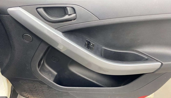 2020 Tata NEXON XE PETROL, Petrol, Manual, 22,604 km, Driver Side Door Panels Control