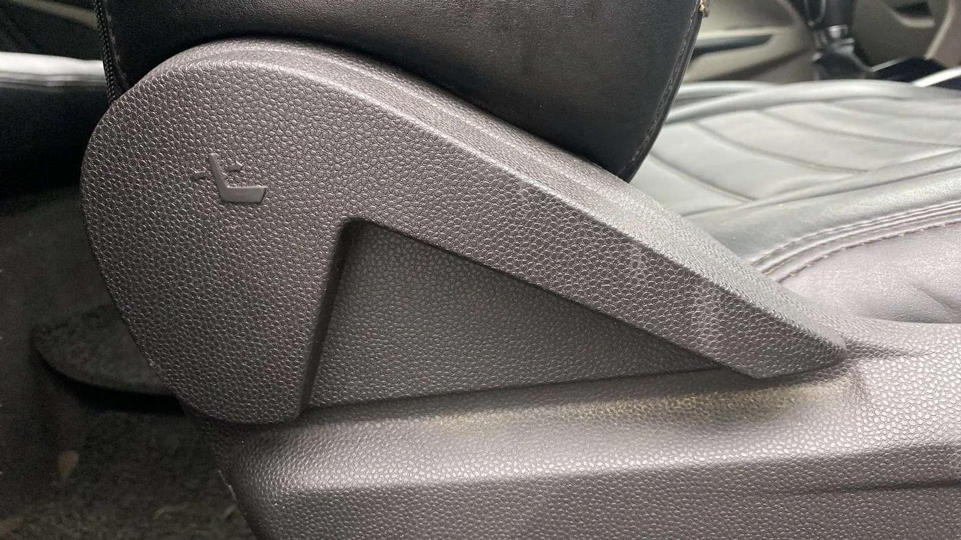2017 Ford Ecosport TREND 1.5L DIESEL, Diesel, Manual, 67,551 km, Driver Side Adjustment Panel