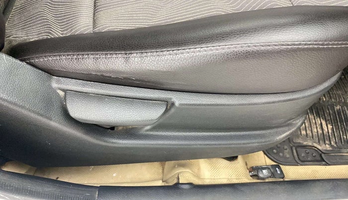 2013 Hyundai Eon ERA +, Petrol, Manual, 53,149 km, Driver Side Adjustment Panel