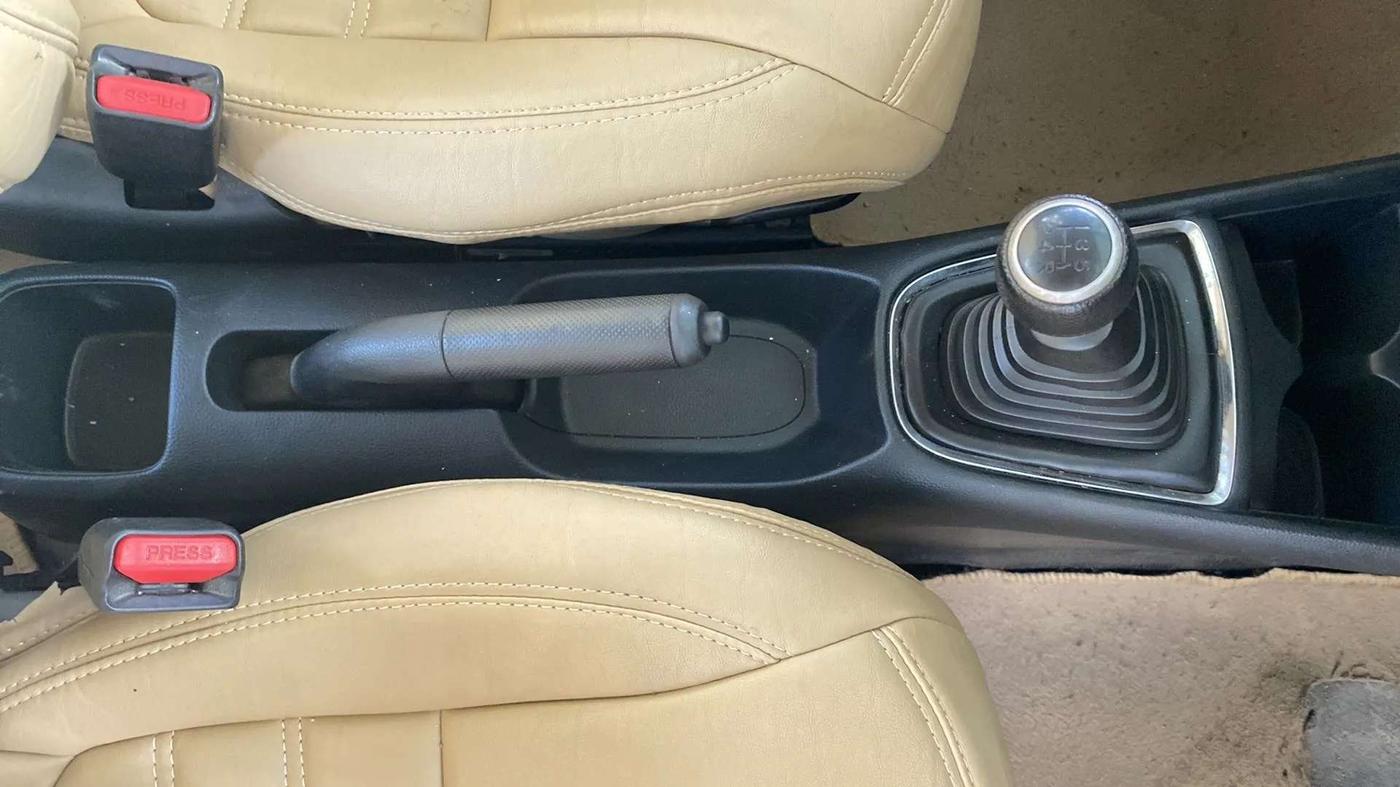 2019 Honda Amaze 1.2L I-VTEC S, Petrol, Manual, 30,650 km, Gear Lever