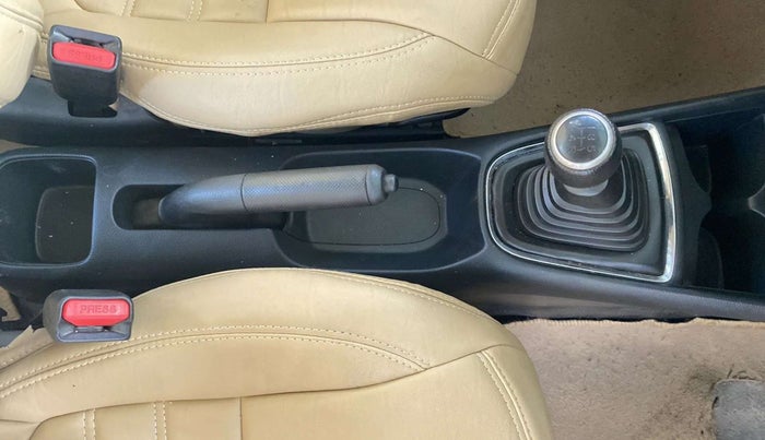 2019 Honda Amaze 1.2L I-VTEC S, Petrol, Manual, 30,650 km, Gear Lever