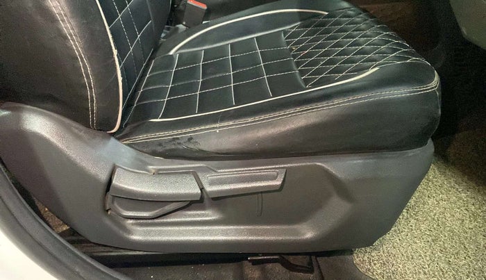 2020 Hyundai AURA SX PLUS 1.2 AMT CRDI, Diesel, Automatic, 58,569 km, Driver Side Adjustment Panel