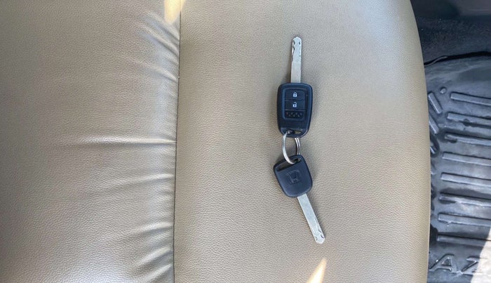 2017 Honda Jazz 1.2L I-VTEC SV, Petrol, Manual, 14,608 km, Key Close Up