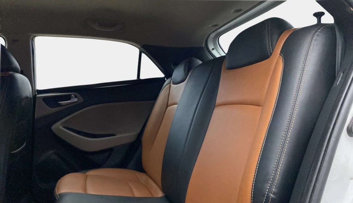 2019 Hyundai Elite i20 MAGNA PLUS 1.2, Petrol, Manual, 27,960 km, Right Side Rear Door Cabin