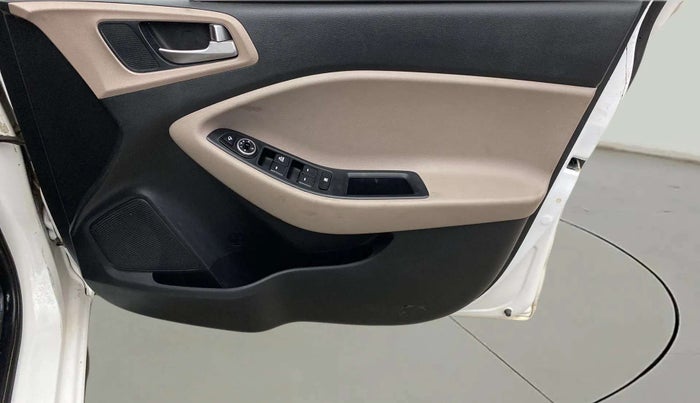 2019 Hyundai Elite i20 MAGNA PLUS 1.2, Petrol, Manual, 27,960 km, Driver Side Door Panels Control