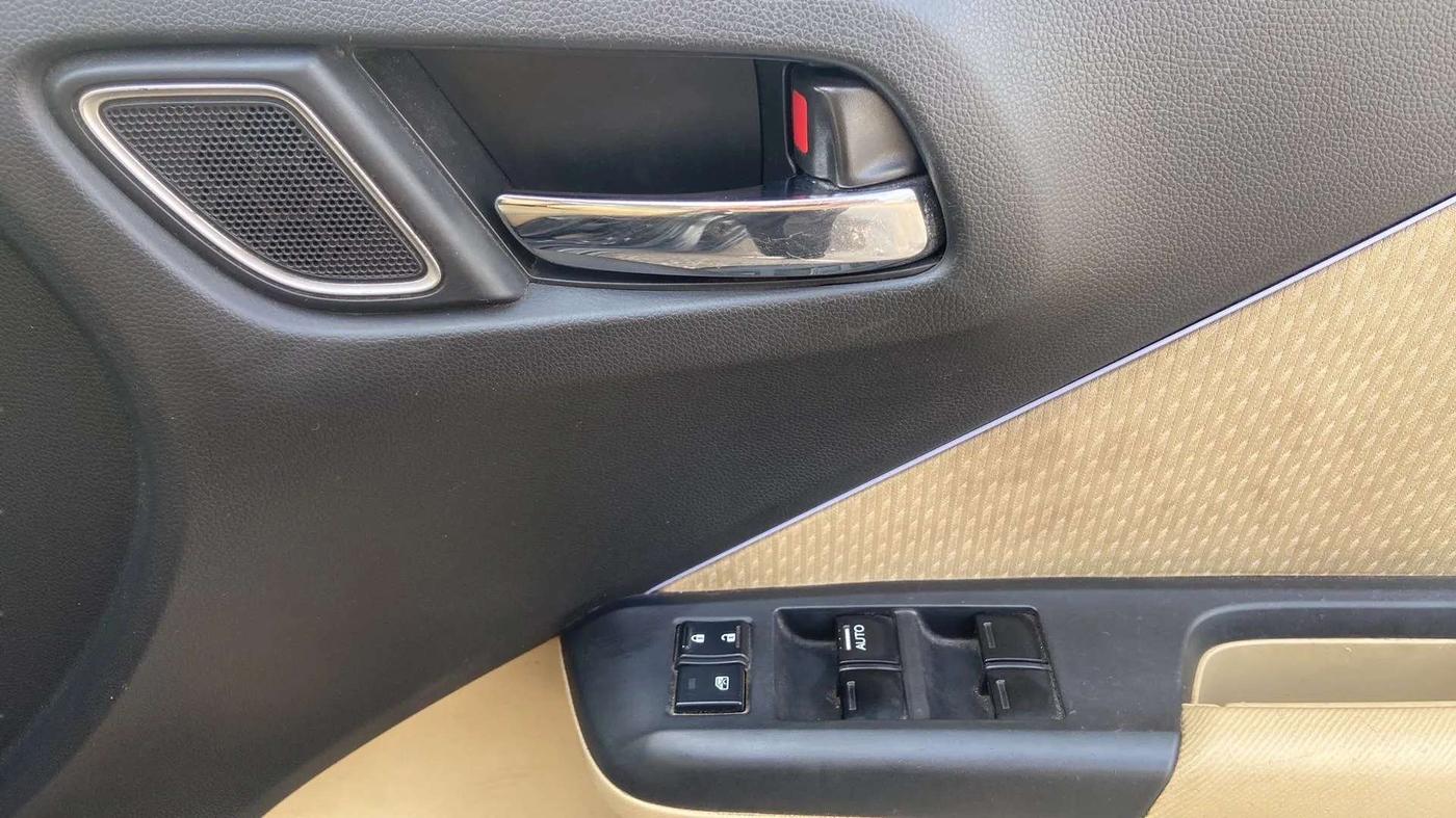 2017 Honda City 1.5L I-VTE V CVT, Petrol, Automatic, 54,319 km, Driver Side Door Panels Control