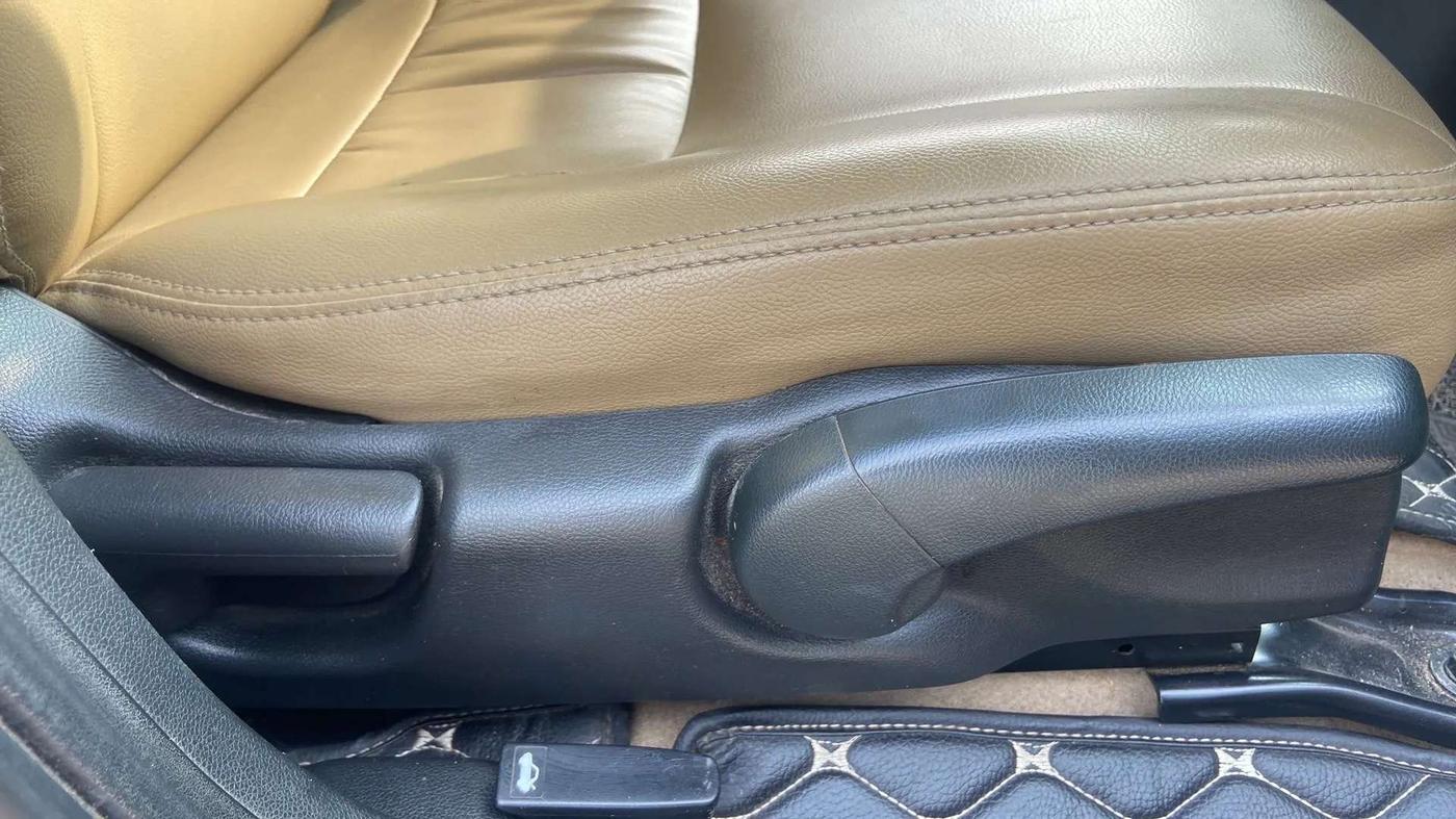 2017 Honda City 1.5L I-VTE V CVT, Petrol, Automatic, 54,319 km, Driver Side Adjustment Panel