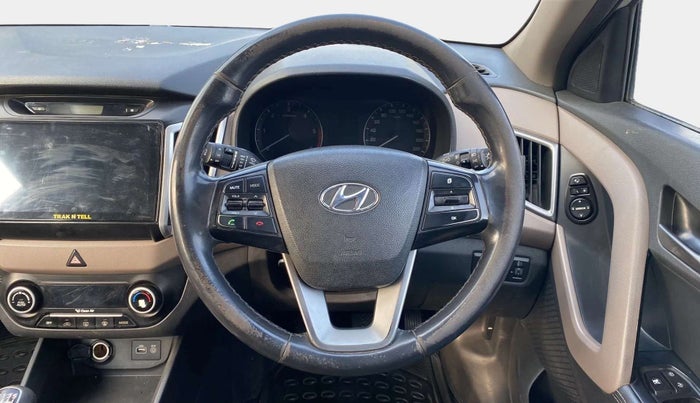 2015 Hyundai Creta SX (O) 1.6 DIESEL, Diesel, Manual, 1,20,529 km, Steering Wheel Close Up