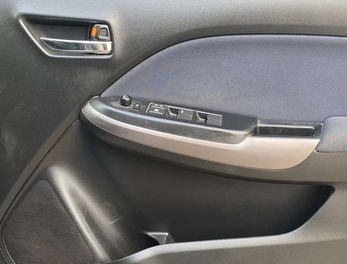 2021 Maruti Baleno ZETA PETROL 1.2, Petrol, Manual, 32,667 km, Driver Side Door Panels Control