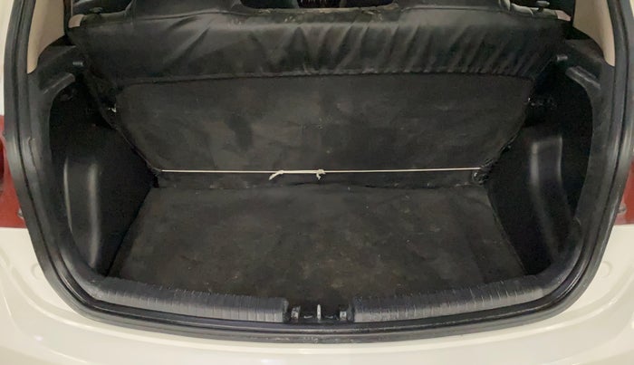 2016 Hyundai Grand i10 SPORTZ 1.2 KAPPA VTVT, Petrol, Manual, 61,854 km, Boot Inside