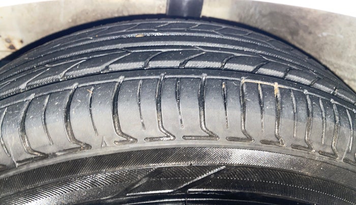 2016 Hyundai Grand i10 SPORTZ 1.2 KAPPA VTVT, Petrol, Manual, 61,854 km, Left Front Tyre Tread