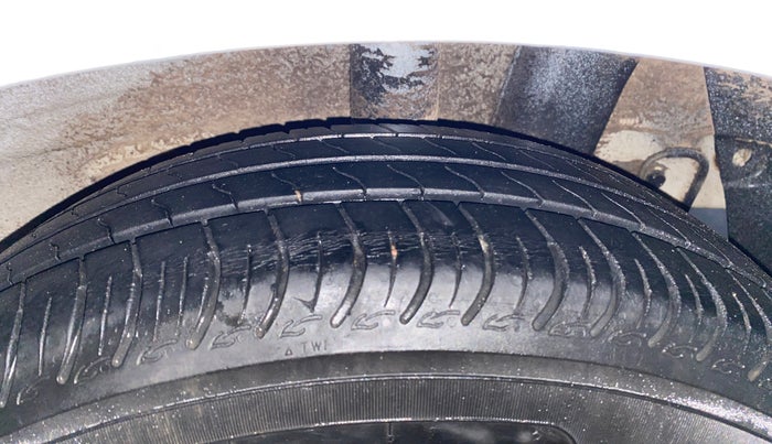 2016 Hyundai Grand i10 SPORTZ 1.2 KAPPA VTVT, Petrol, Manual, 61,854 km, Left Rear Tyre Tread