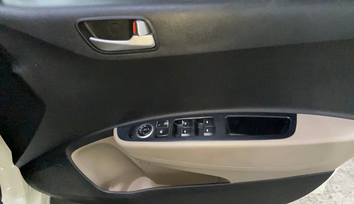 2016 Hyundai Grand i10 SPORTZ 1.2 KAPPA VTVT, Petrol, Manual, 61,854 km, Driver Side Door Panels Control