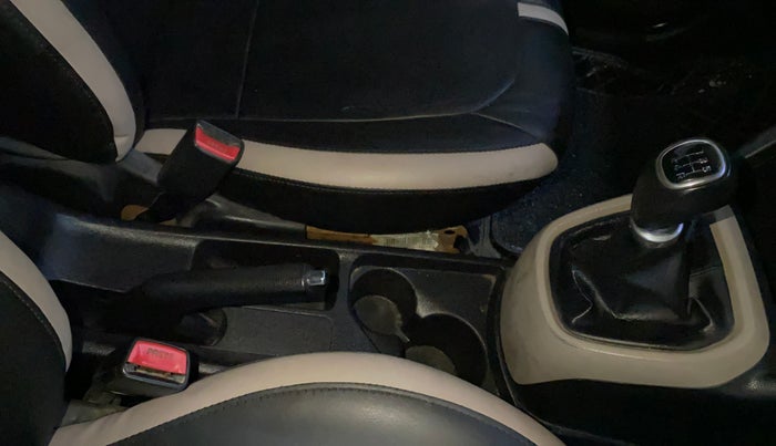 2016 Hyundai Grand i10 SPORTZ 1.2 KAPPA VTVT, Petrol, Manual, 61,854 km, Gear Lever