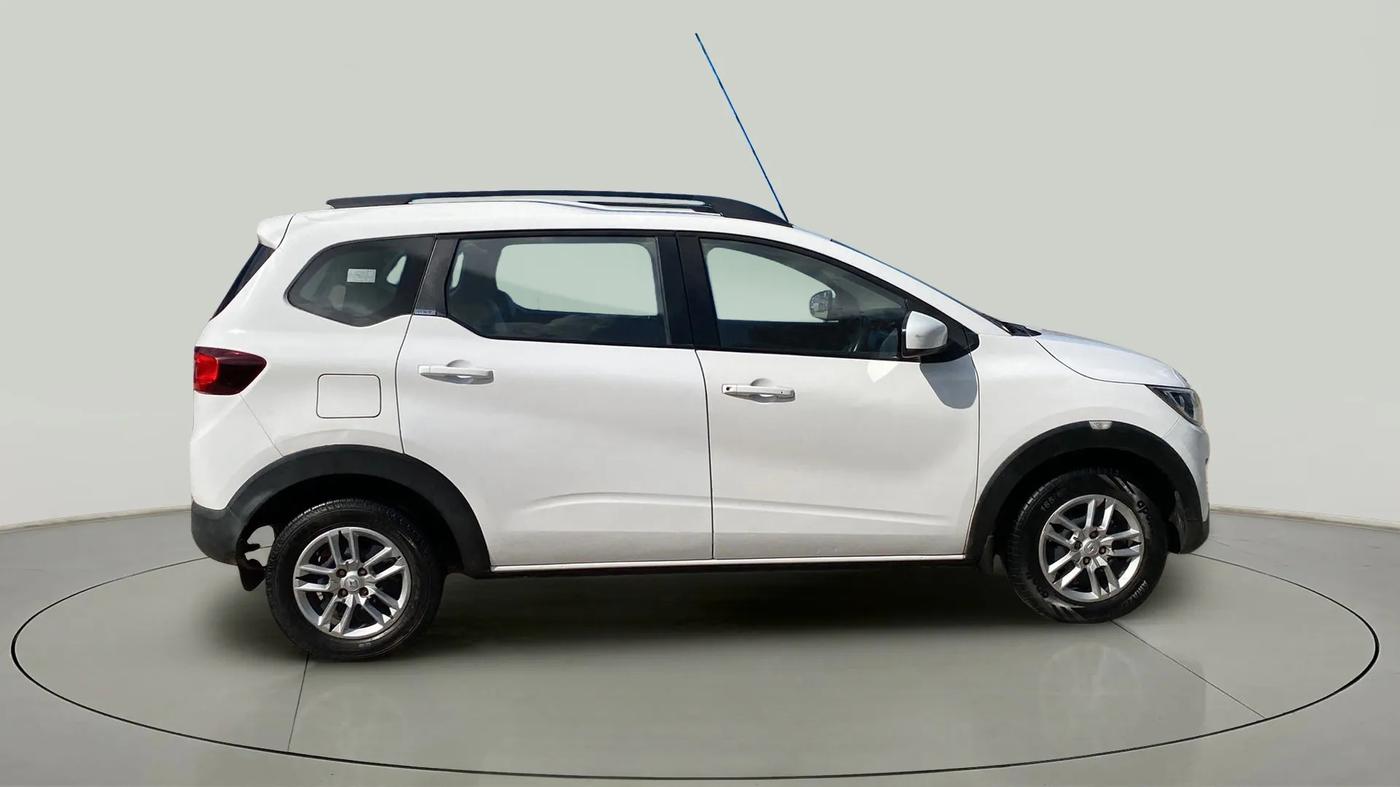 2020 Renault TRIBER RXT, Petrol, Manual, 81,124 km, Right Side